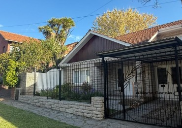 CHALET MARPLATENSE 4 DORMITORIOS | 245 M² CUBIERTOS | LOTE 10 X 33 | ZONA ALEM - GUEMES. VENTA
