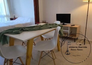 VENTA | ¡LISTO PARA DISFRUTAR! DEPARTAMENTO A LA CALLE CON BALCON, AMOBLADO Y EQUIPADO